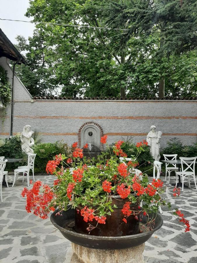Antica Villa Cuneo- Guest House - "B&B E Non Un Hotel A Cuneo" Bagian luar foto