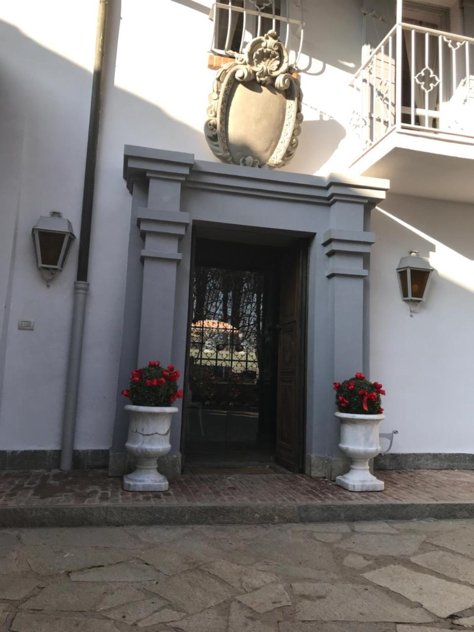 Antica Villa Cuneo- Guest House - "B&B E Non Un Hotel A Cuneo" Bagian luar foto