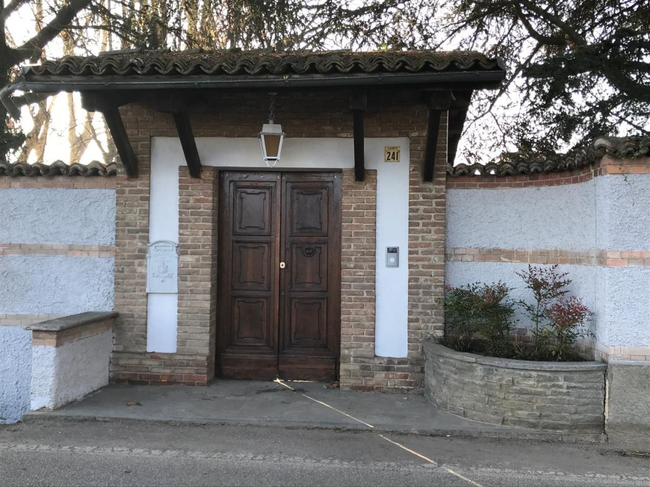 Antica Villa Cuneo- Guest House - "B&B E Non Un Hotel A Cuneo" Bagian luar foto