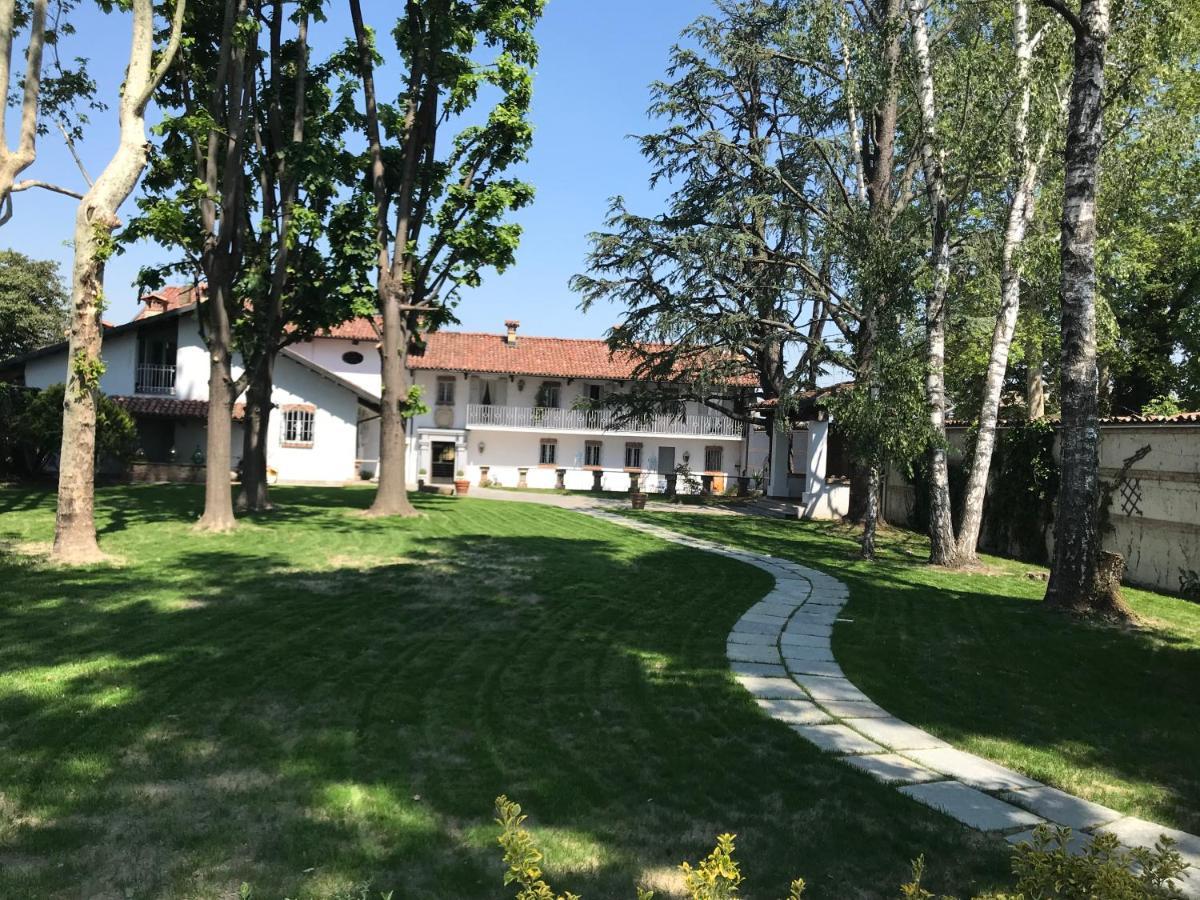 Antica Villa Cuneo- Guest House - "B&B E Non Un Hotel A Cuneo" Bagian luar foto